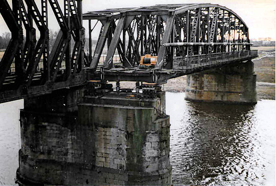 Unmounting of the old Elbe Railway Bridge, Wittenberge
